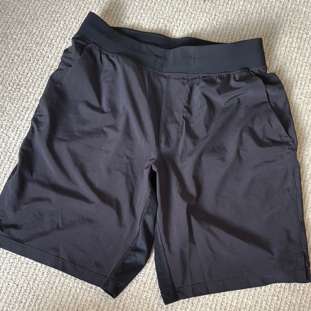 Men’s Black Lululemon T.H.E. Linerless Short 9" Shorts